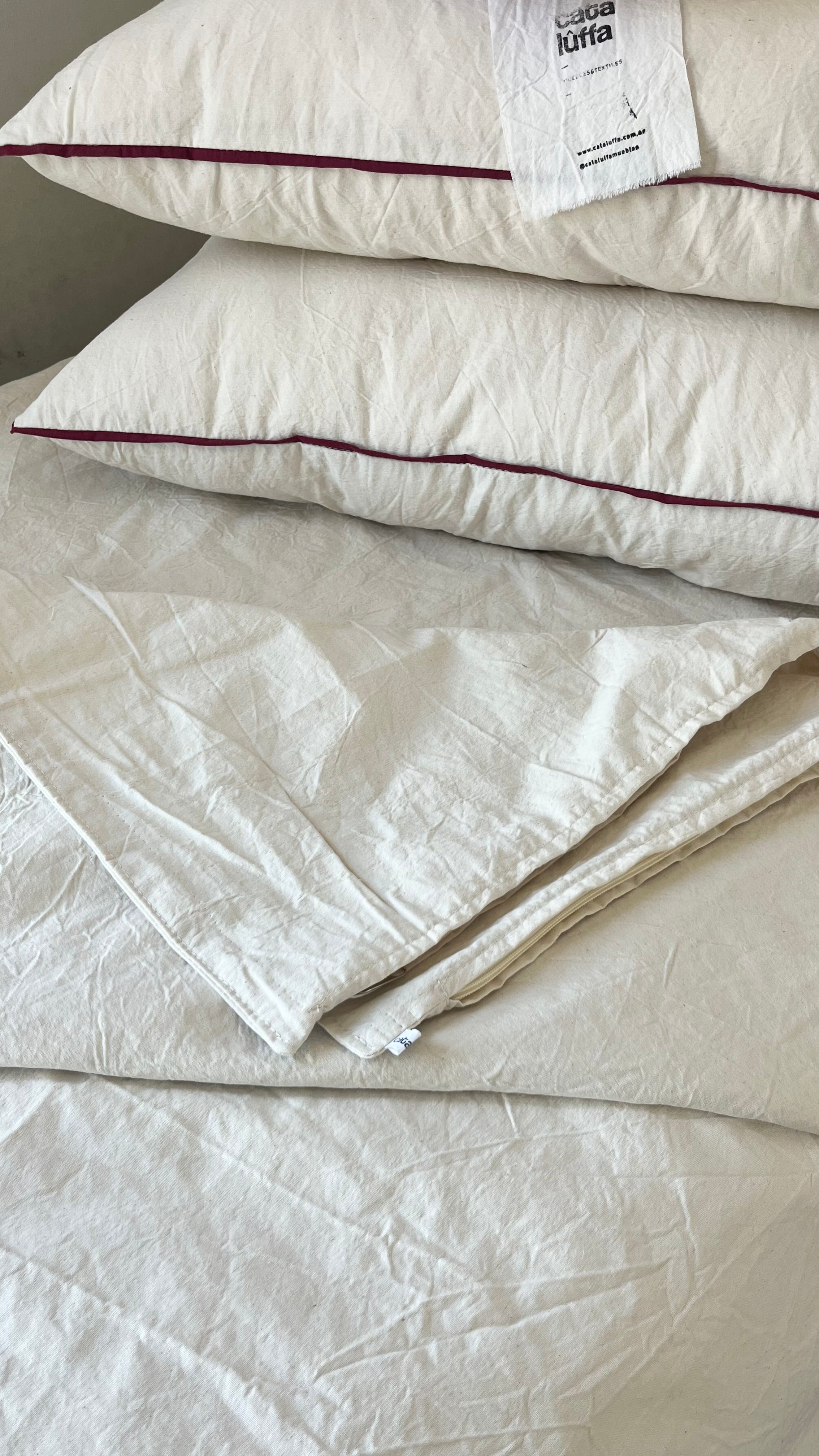 Almohadón Tusor Crudo / Borravino