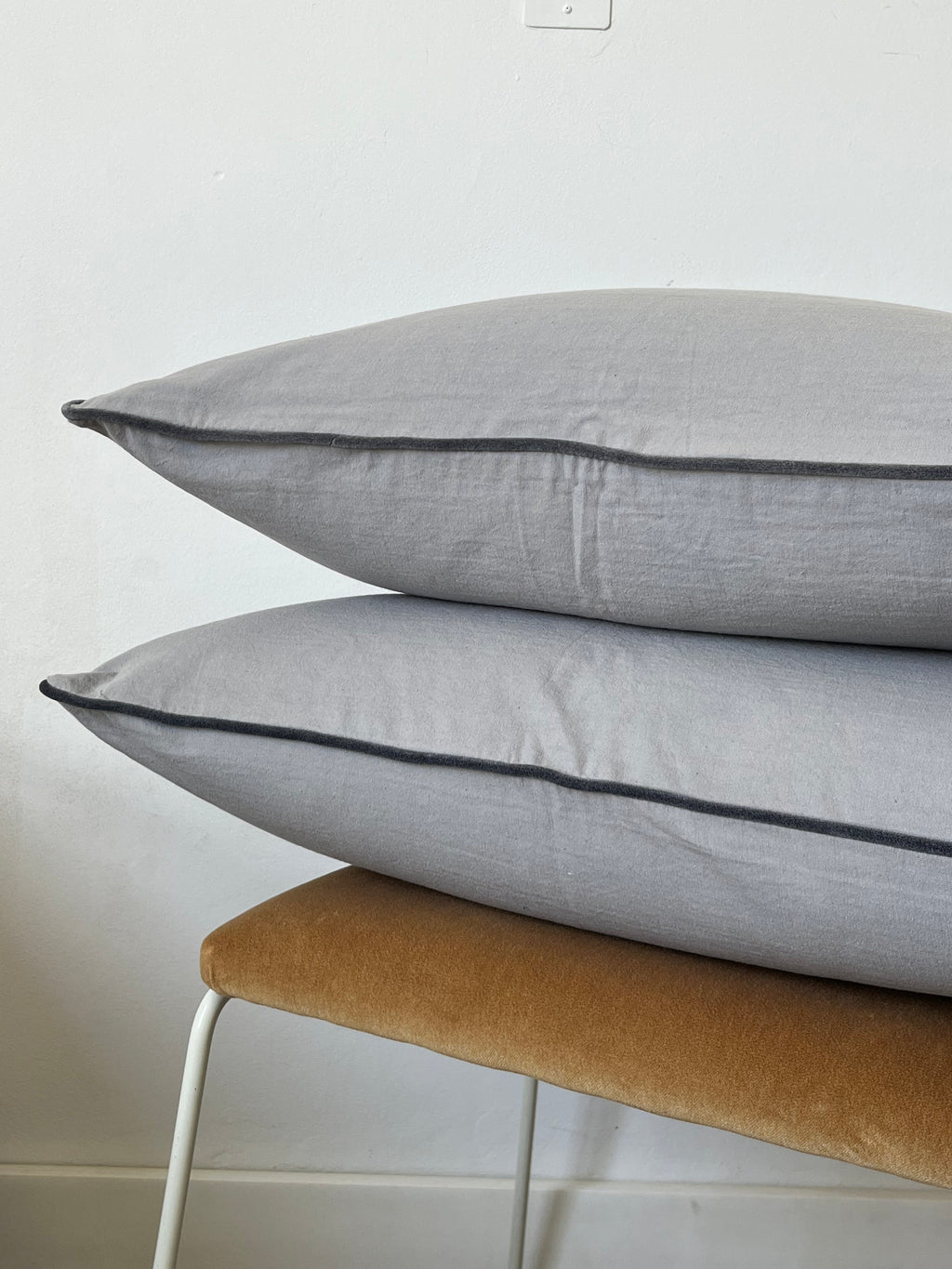 Almohadón Tusor Grey / Gris