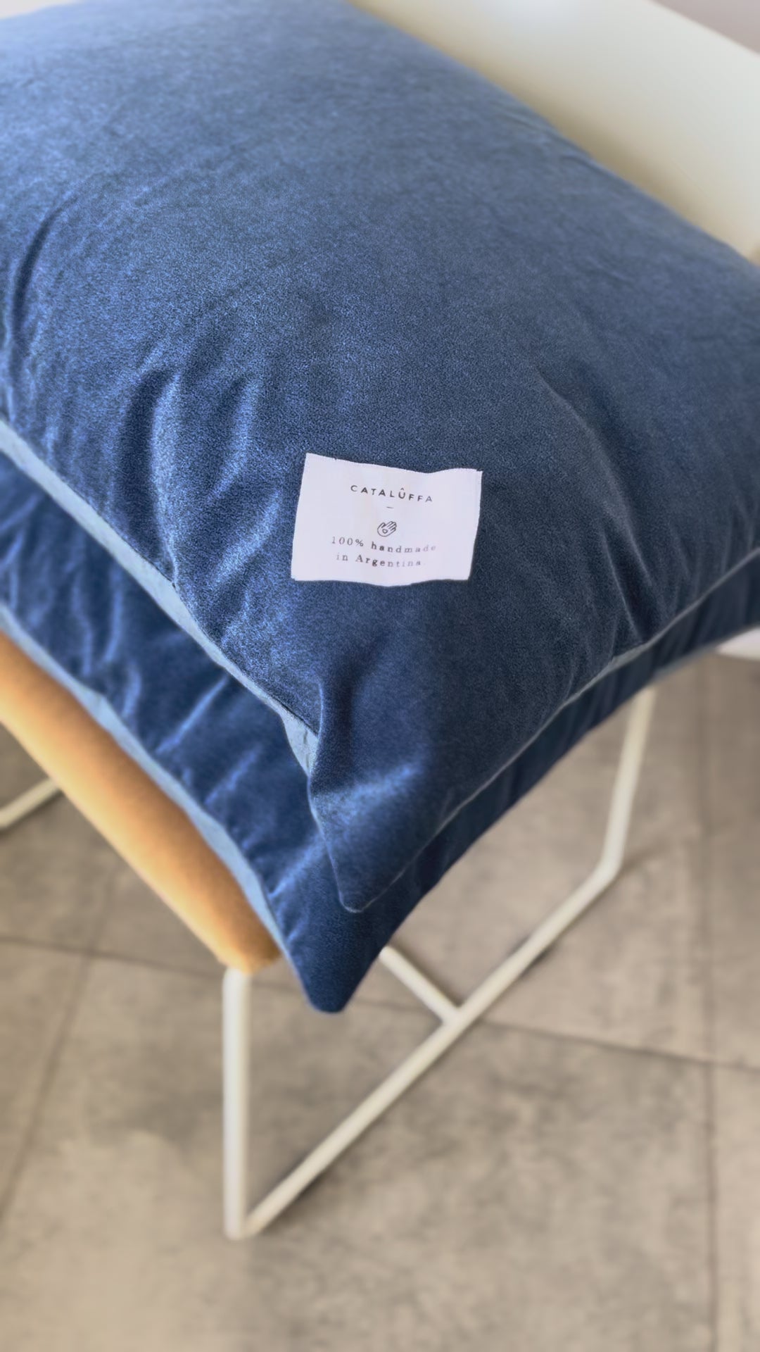 Almohadón Pana Dark Blue / Tusor • 50x70 cm